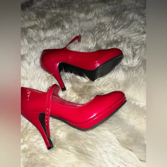 Red patten leather Pumps - Picture 4 of 4